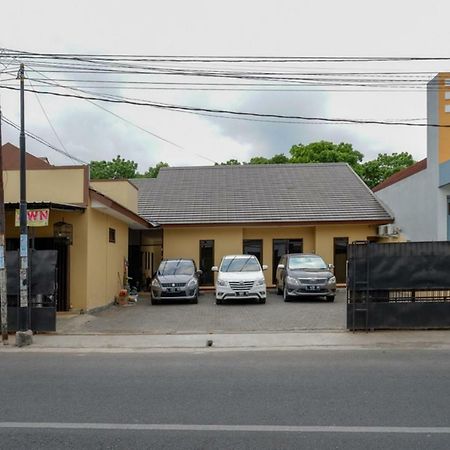 Hotel RedDoorz near Living Plaza Purwokerto Exterior foto