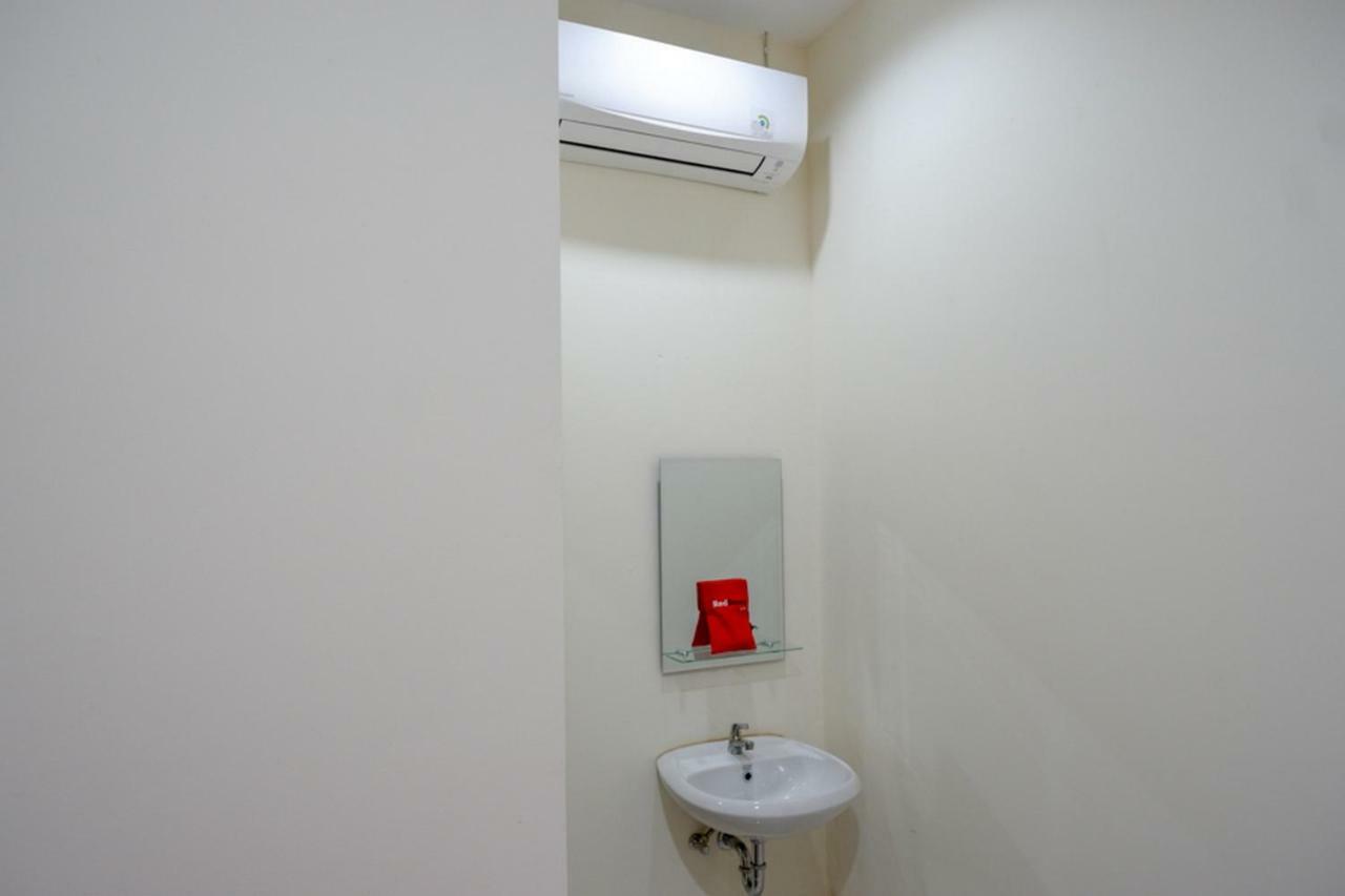 Hotel RedDoorz near Living Plaza Purwokerto Exterior foto